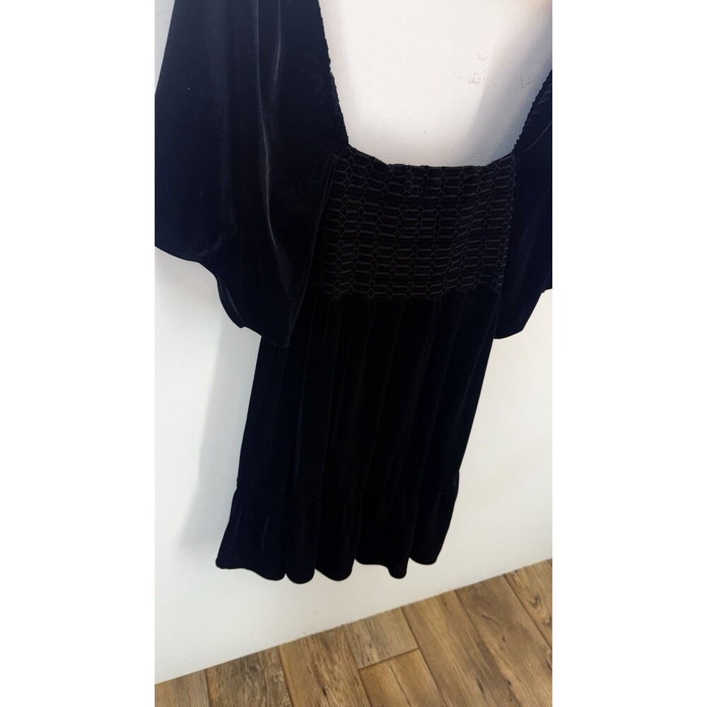 NEW C&V Chelsea & Violet Smocked Ruffle Hem Mini Dress Women Medium Black Velvet - Picture 5 of 10